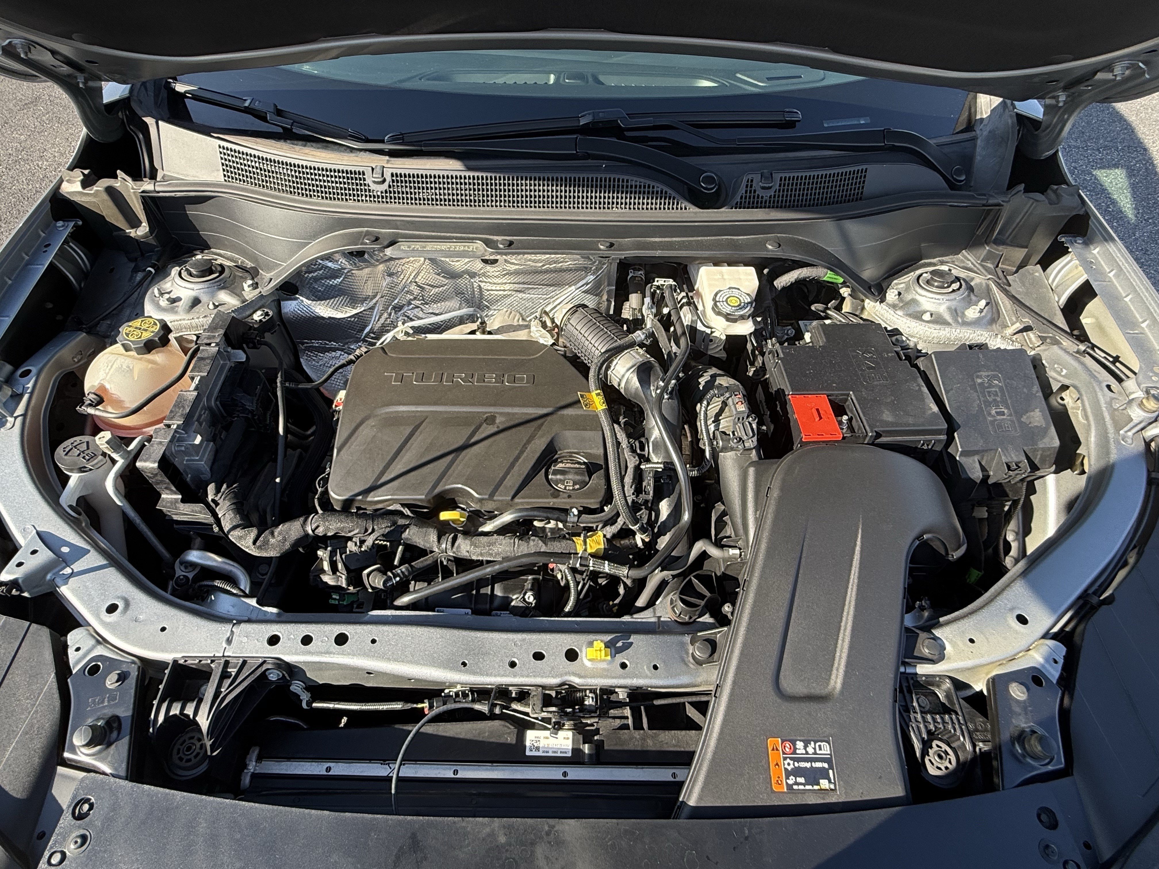 Used 2024 Chevrolet Trax RS FWD image 34