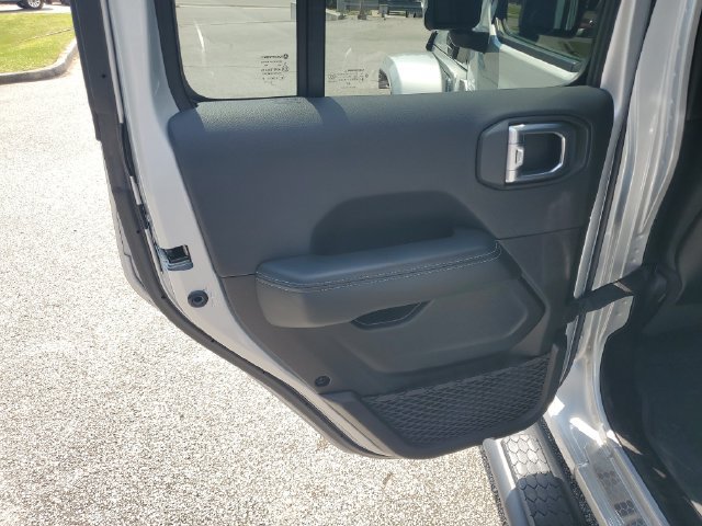 Used 2024 Jeep Wrangler High Altitude AWD/4WD image 32