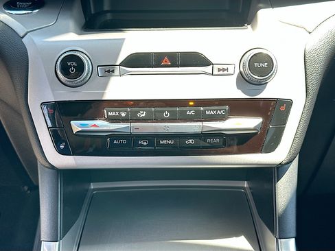 Certified 2023 Ford Explorer XLT w/ Equipment Group 202A RWD image 15