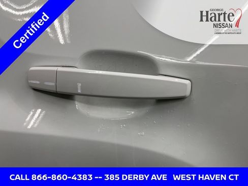 Used 2022 Chevrolet Trax LT w/ LT Convenience Package image 8