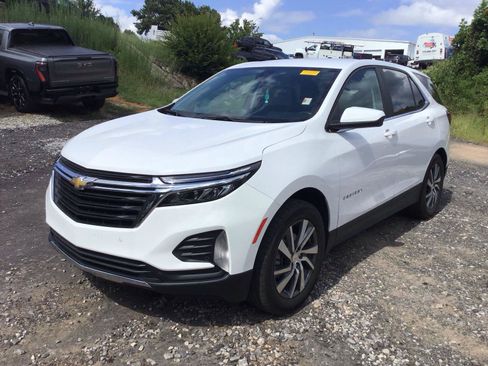 Used 2022 Chevrolet Equinox LT FWD image 2