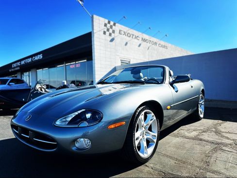 Used 2003 Jaguar XK8 Convertible image 1