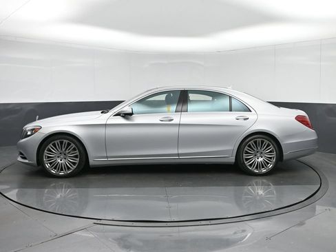 Used 2016 Mercedes-Benz S 550 4MATIC Sedan image 4