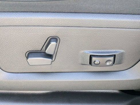 Used 2026 RAM 2500 Laramie AWD/4WD image 15