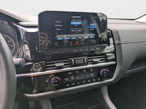 Used 2023 Nissan Pathfinder SL w/ Lighting Package (N92) image 14