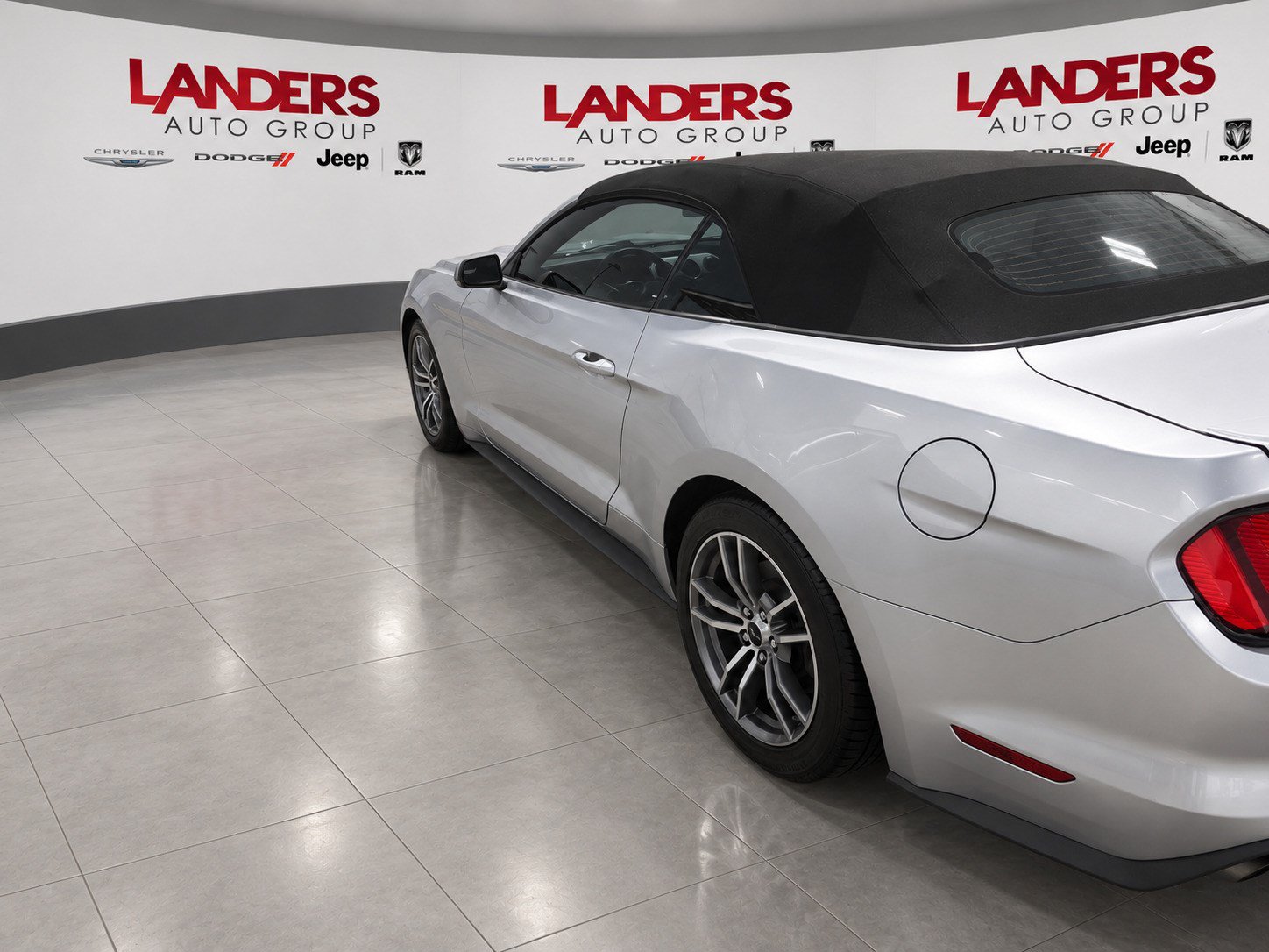 Used 2016 Ford Mustang Premium RWD image 7