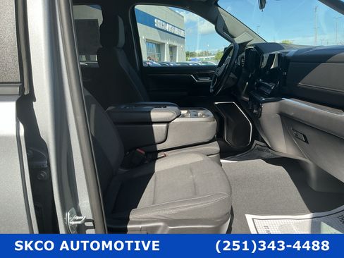 Used 2023 Chevrolet Silverado 1500 LT AWD/4WD image 13