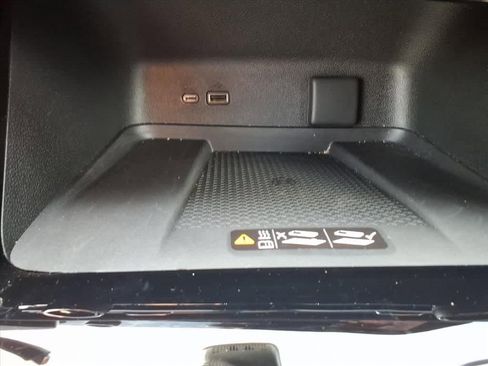 Used 2025 Chevrolet Traverse LT w/ Sun and Wheel Package FWD image 26