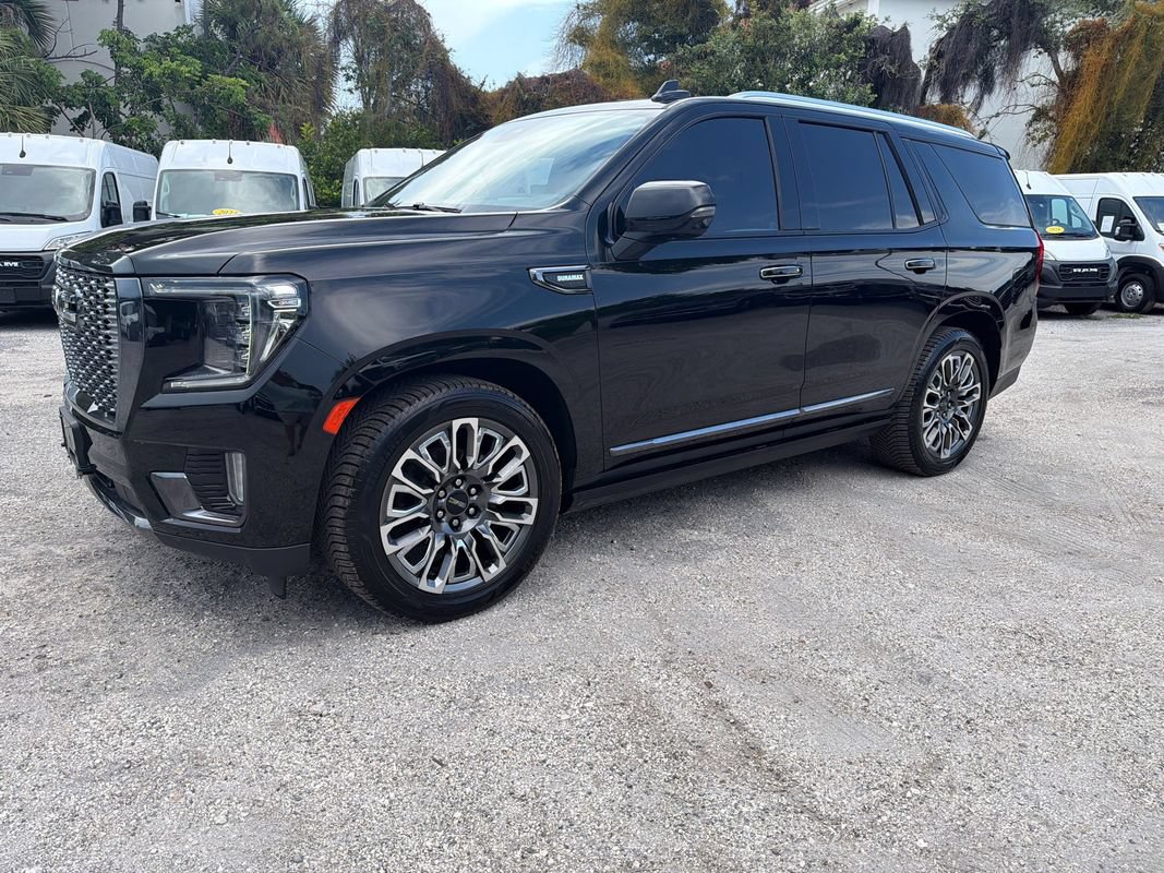 Used 2024 GMC Yukon Denali Ultimate AWD/4WD image 1