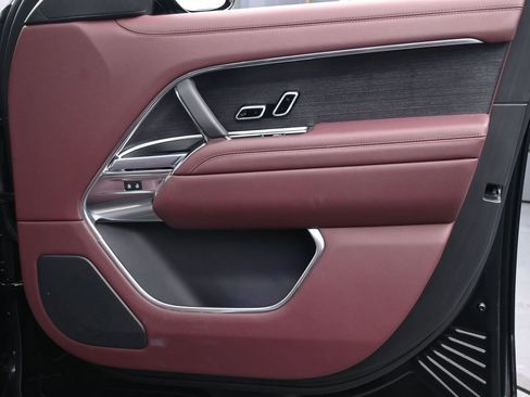 Used 2024 Land Rover Range Rover SE image 26