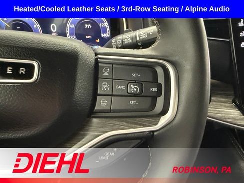 Used 2024 Jeep Wagoneer Series III AWD/4WD image 33