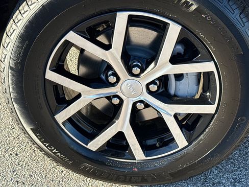 New 2025 Jeep Grand Cherokee Limited w/ Trailer Tow Package image 9