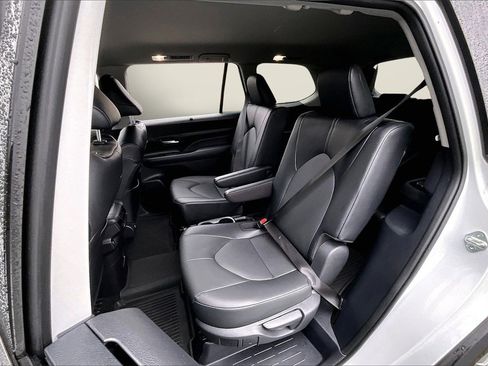 Used 2024 Toyota Grand Highlander Limited image 20