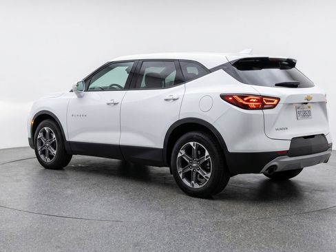 Used 2025 Chevrolet Blazer LT FWD image 6