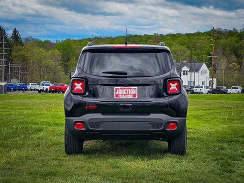 Used 2022 Jeep Renegade Altitude w/ Convenience Group AWD/4WD image 4