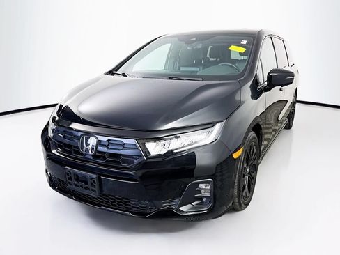 Used 2023 Honda Odyssey Sport image 3