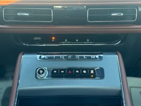 Used 2025 Lincoln Aviator Reserve w/ Equipment Group 201A image 18