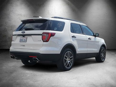 Used 2017 Ford Explorer Sport AWD/4WD image 3