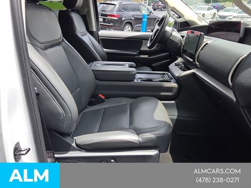 Used 2025 Ford Expedition Active AWD/4WD image 20