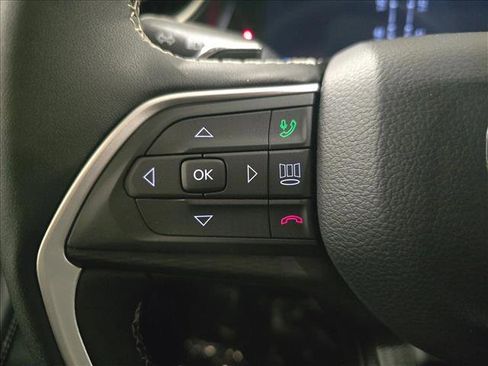 Used 2024 Jeep Grand Cherokee L Altitude image 17