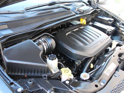 Used 2016 Dodge Grand Caravan SXT FWD image 11