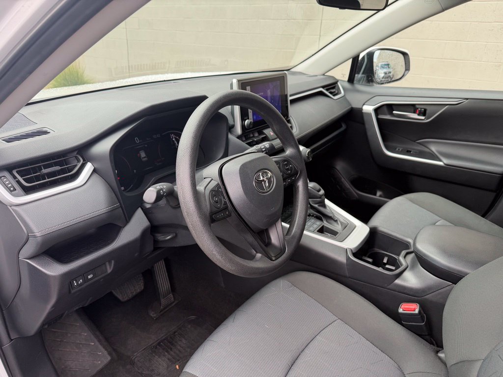 Used 2025 Toyota RAV4 XLE AWD/4WD image 21