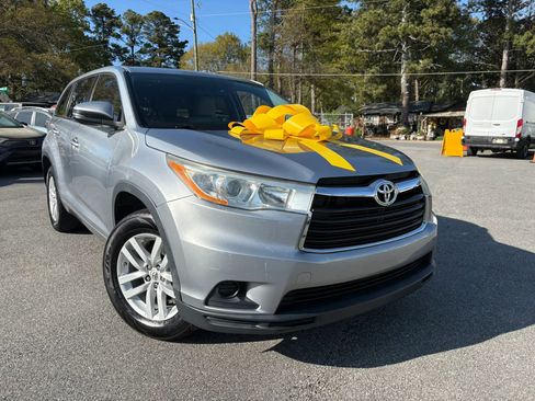 Used 2014 Toyota Highlander LE image 8