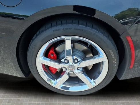Used 2014 Chevrolet Corvette Stingray Convertible w/ 3LT Preferred Equipment Group RWD image 9