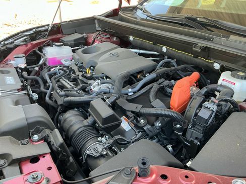 Certified 2025 Toyota RAV4 LE AWD/4WD image 22