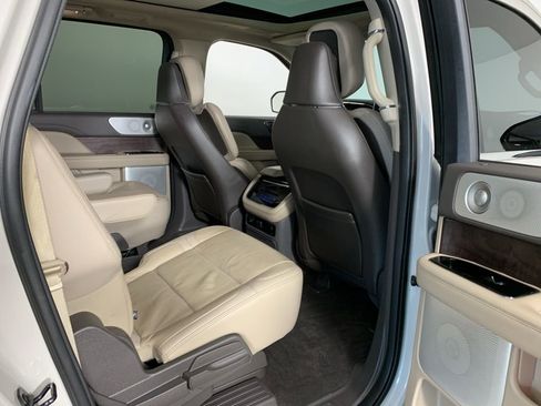 Used 2023 Lincoln Navigator L Reserve AWD/4WD image 40