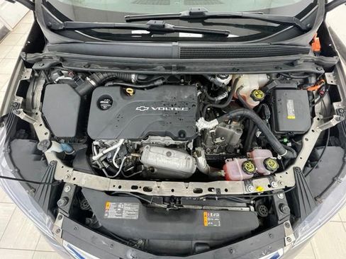 Used 2017 Chevrolet Volt LT w/ Comfort Package FWD image 17
