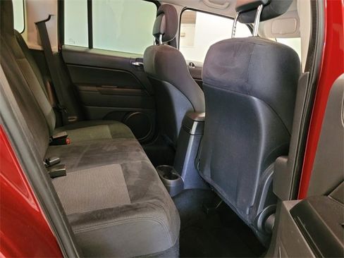 Used 2012 Jeep Patriot Latitude w/ Altitude Pkg image 14