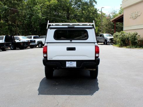 Used 2022 Toyota Tacoma SR image 11