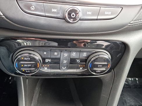 Used 2021 Buick Encore GX Select image 15