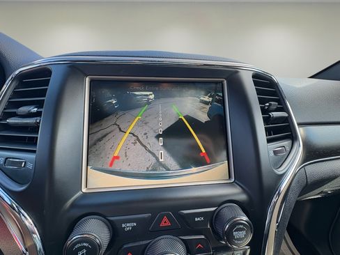 Used 2016 Jeep Grand Cherokee Limited image 16