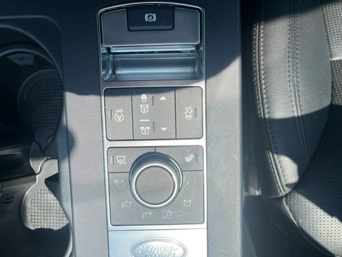 Used 2020 Land Rover Discovery Landmark AWD/4WD image 26