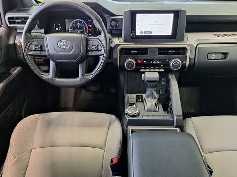 Used 2025 Toyota Tacoma SR5 AWD/4WD image 23