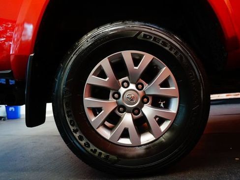 Used 2019 Toyota Tacoma SR5 AWD/4WD image 65