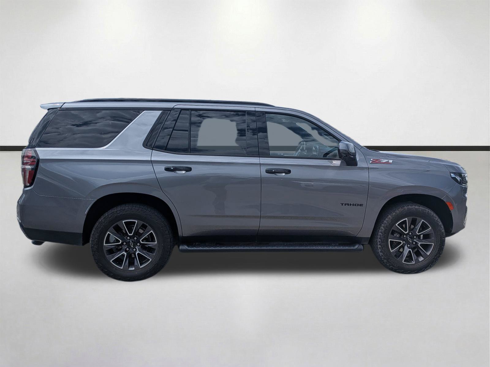 Used 2021 Chevrolet Tahoe Z71 w/ Z71 Off-Road Package AWD/4WD image 3