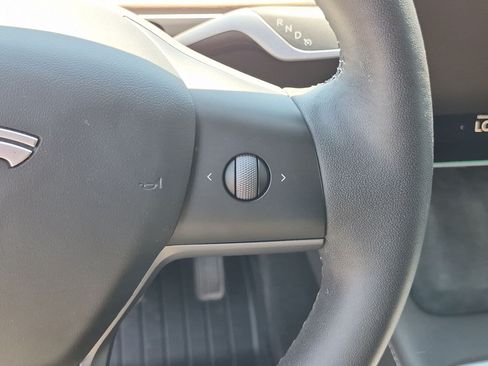 Used 2024 Tesla Model Y Long Range AWD/4WD image 21