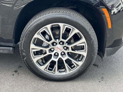 Used 2025 GMC Yukon XL Denali w/ Sun & Power Step Package AWD/4WD image 8