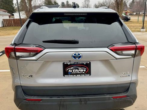 Used 2022 Toyota RAV4 XLE w/ Convenience Package image 6