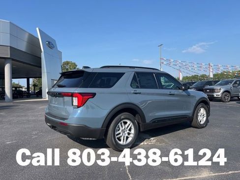 New 2026 Ford Explorer Active RWD image 3