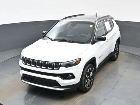 Used 2023 Jeep Compass Limited w/ Sun and Sound Group AWD/4WD image 36
