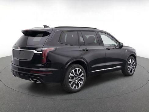 Used 2023 Cadillac XT6 Sport w/ Technology Package AWD/4WD image 4