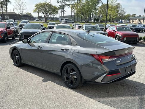 New 2026 Hyundai Elantra SEL Sport Premium FWD image 5