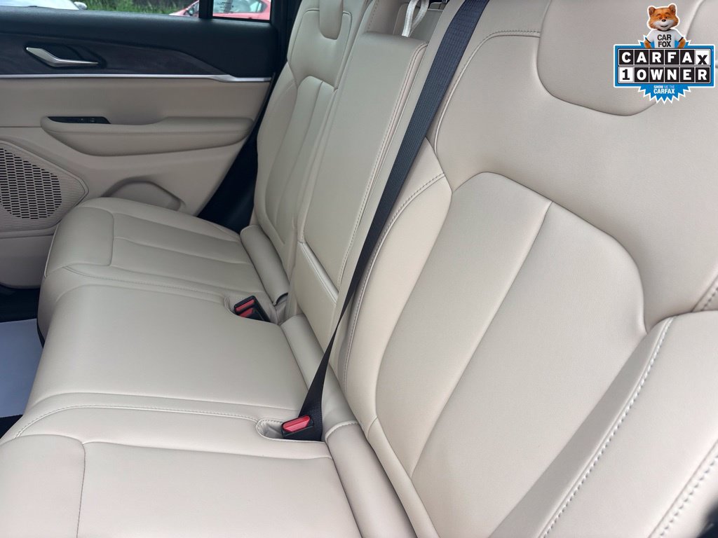 Used 2023 Jeep Grand Cherokee Limited AWD/4WD image 28