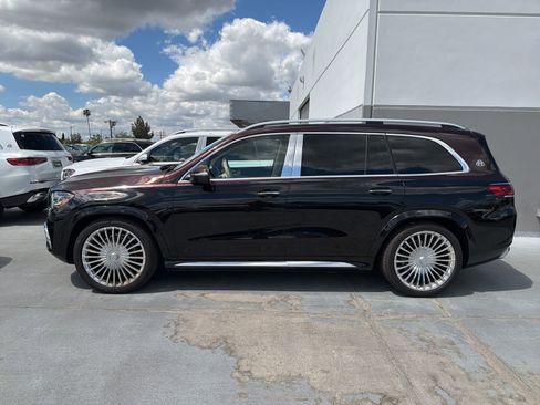 Used 2023 Mercedes-Benz Maybach GLS 600 4MATIC image 7