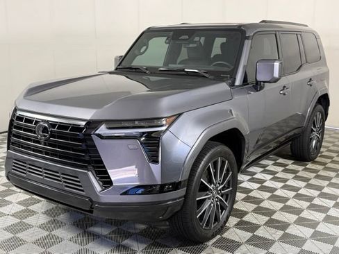 Used 2026 Lexus GX 550 w/ Accessory Package (2T) AWD/4WD image 2
