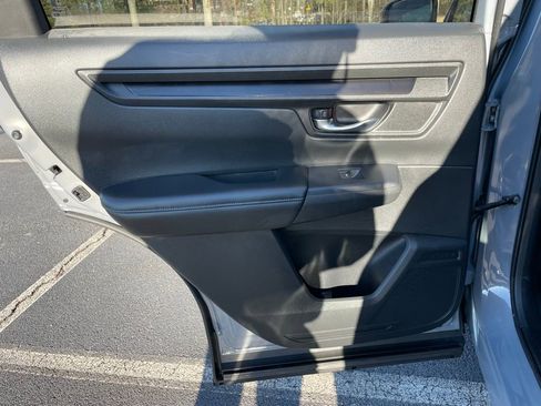 Certified 2025 Honda CR-V LX image 38